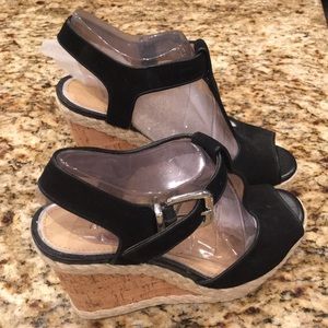 Brand new never worn Antonio Melani wedges